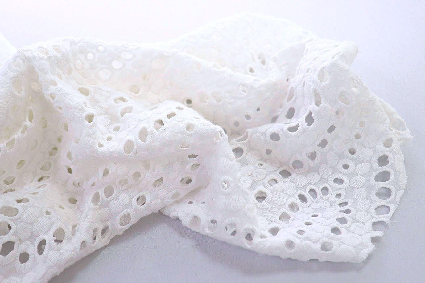 Хлопок "Батист" жатка с вышивкой/молочный 3202-PY/D#3/C#2 (EU4272)