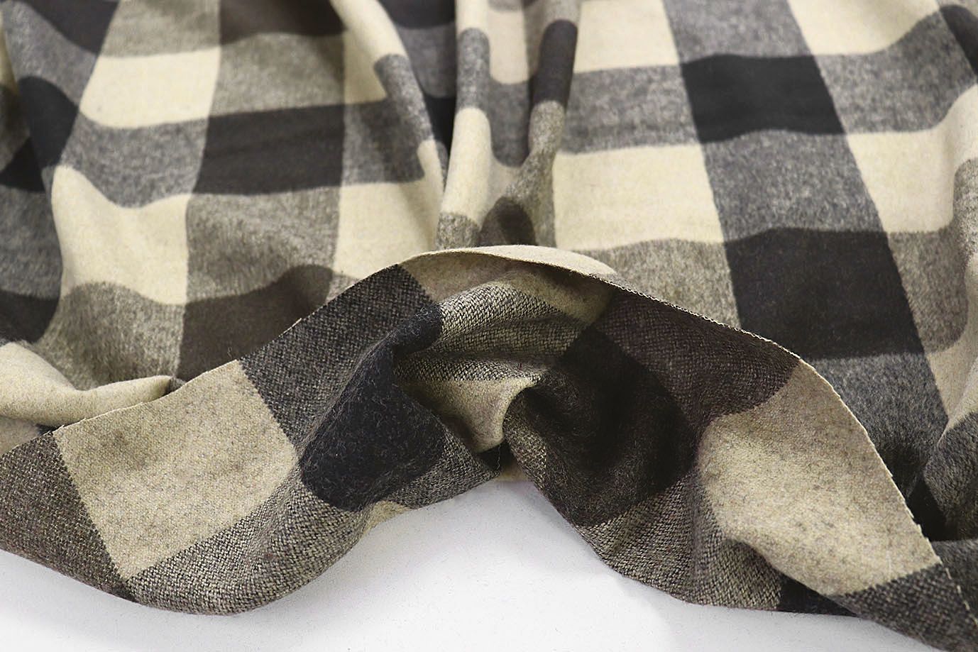 Пальтовая ткань "Микроворса" принт/клетка черная на молочном 1217-002/C#4