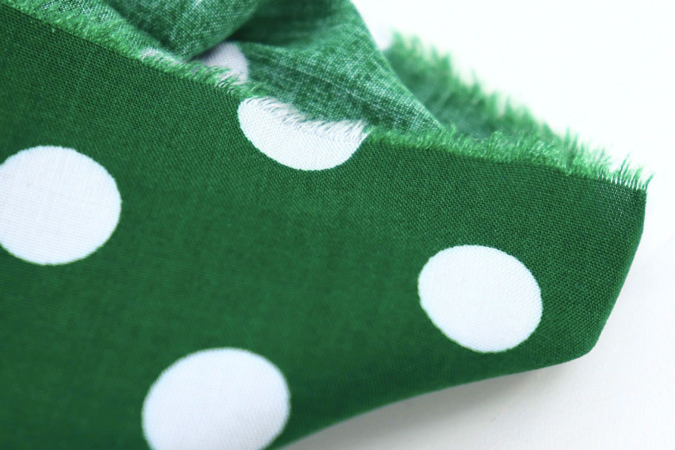 Штапель принт/горох белый на темно-зеленом 3660-PY/D#10/C#5