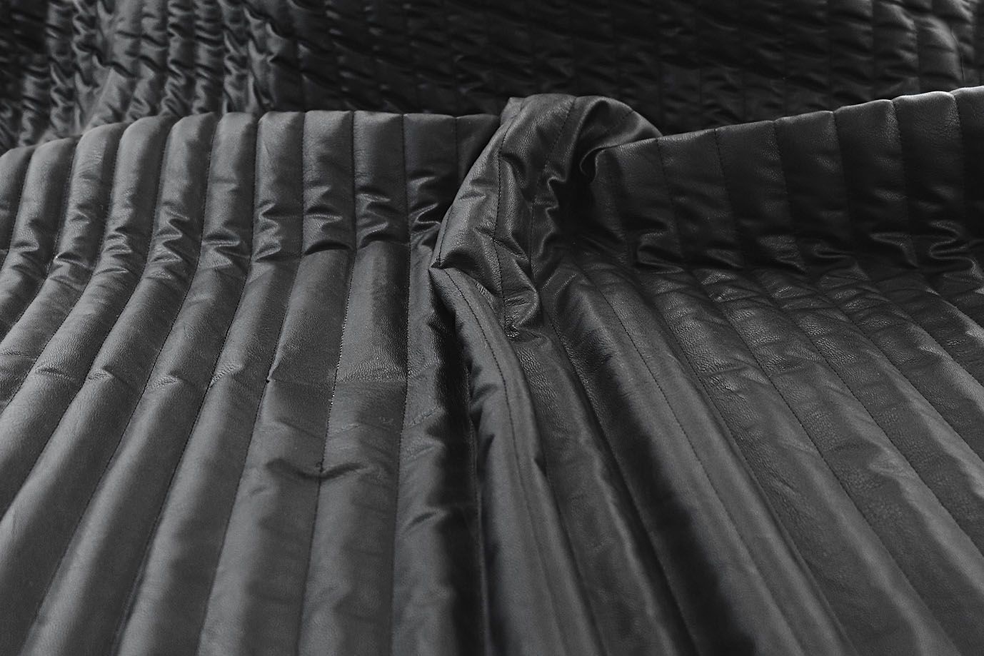 Ткань простеганная "Полоска"/черный 11023/3+CC150 (3269)