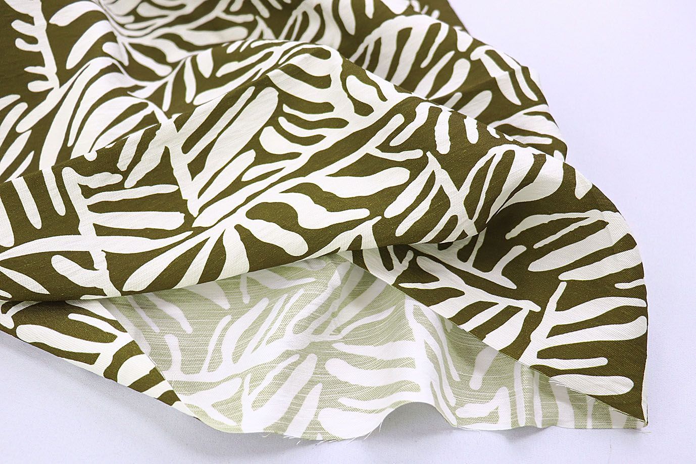 Лен N/R слаб принт/зелено-коричнево-белый 3826-PY/D#1/C#3