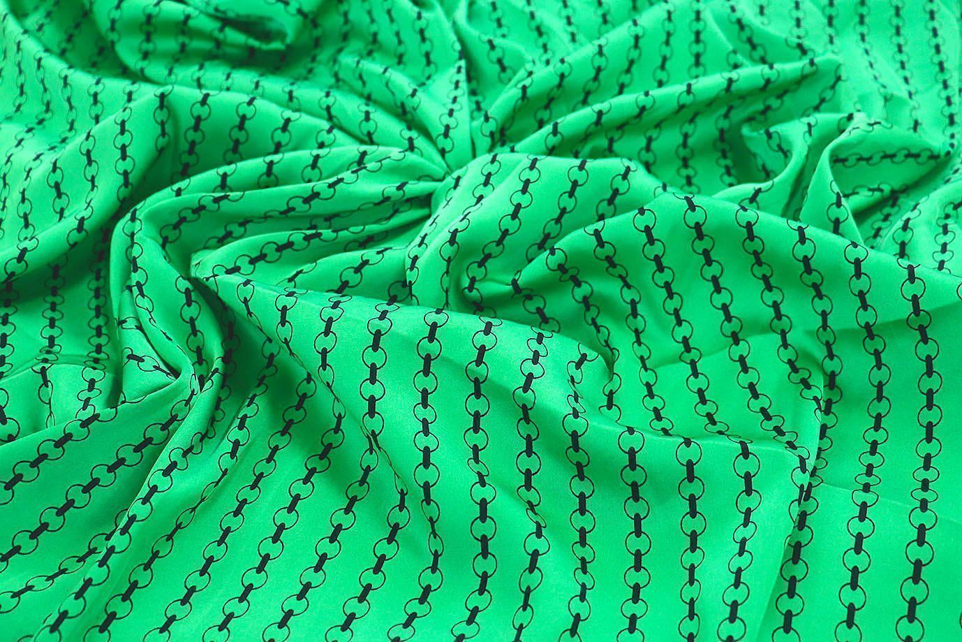 Сатин "Армани" принт/цепи черные на зеленом 3588-PY/D#14/C#3