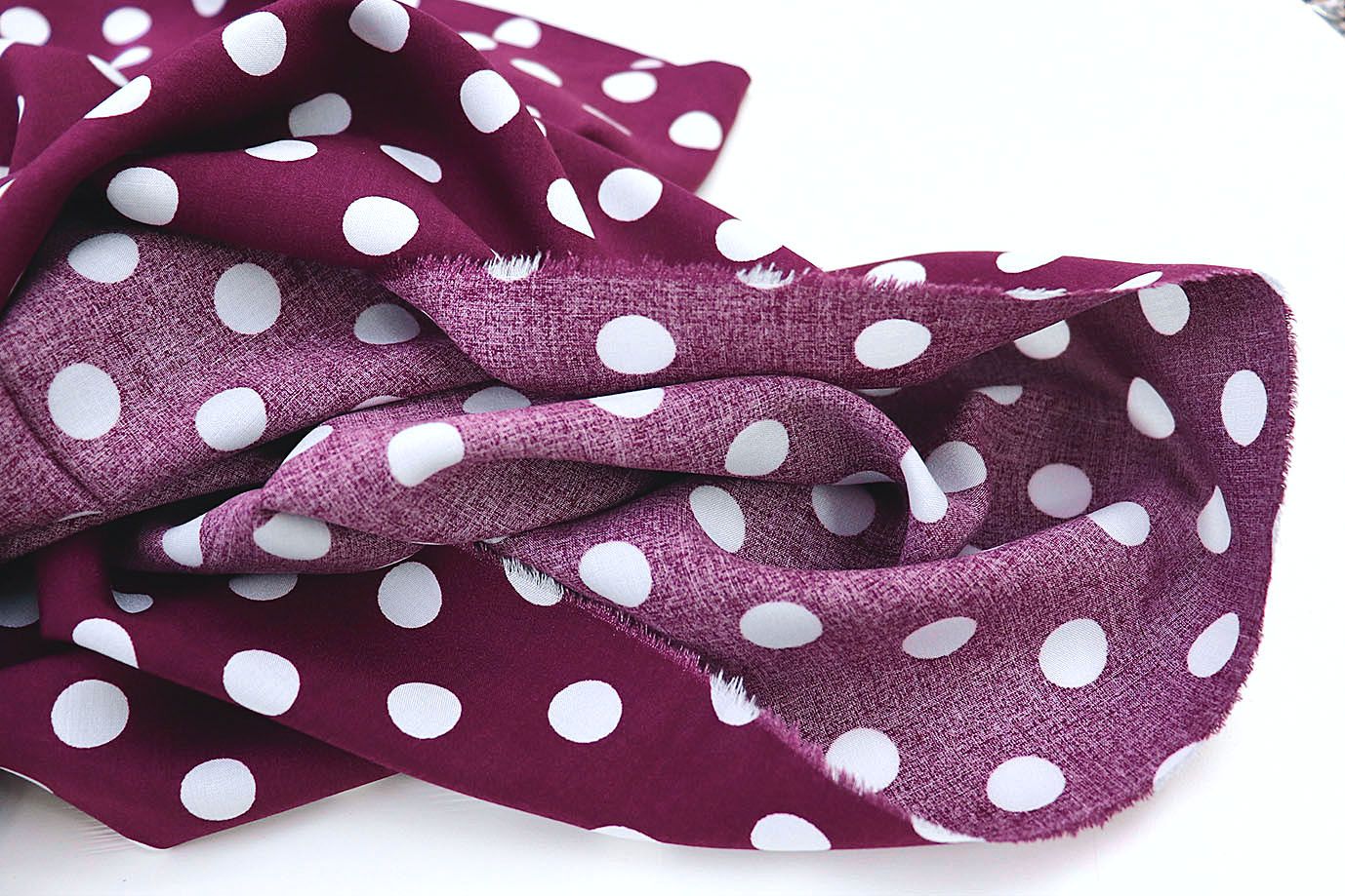 Штапель принт/горох белый на фиолетовом 3660-PY/D#10/C#1