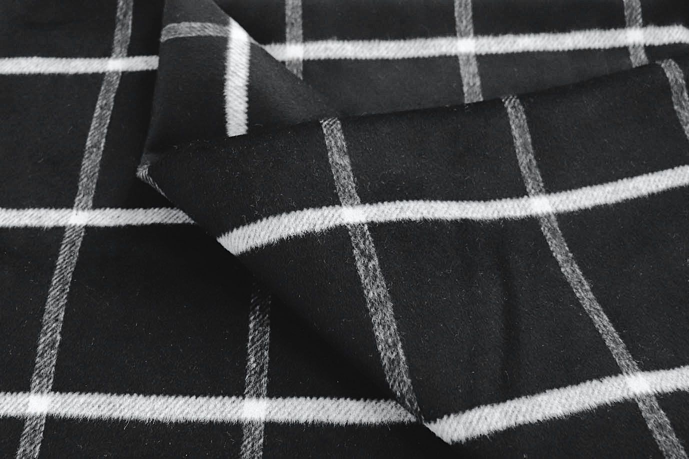 Пальтовая ткань "Микроворса" принт/клетка серо-белая на черном 1217-80022/C#1