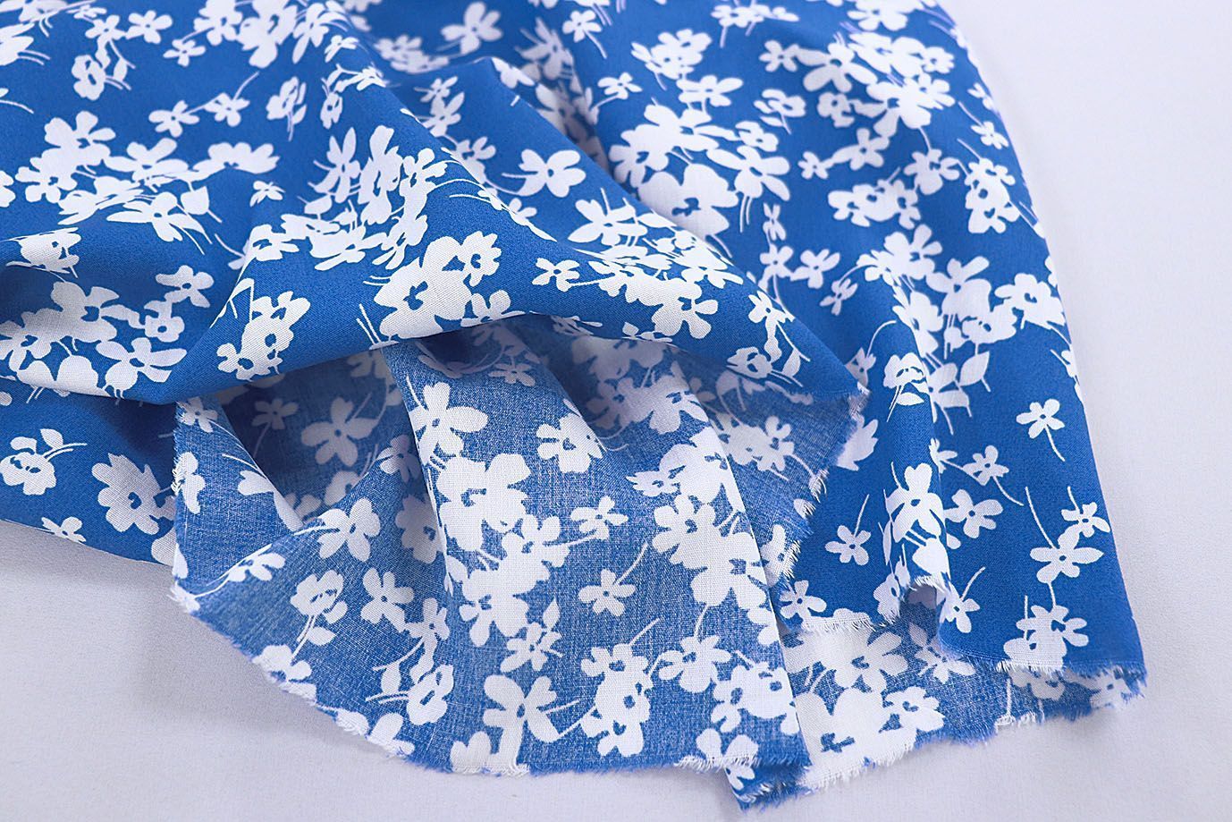 Штапель принт/цветы белые на синем 1382-PY/D#4/C#2