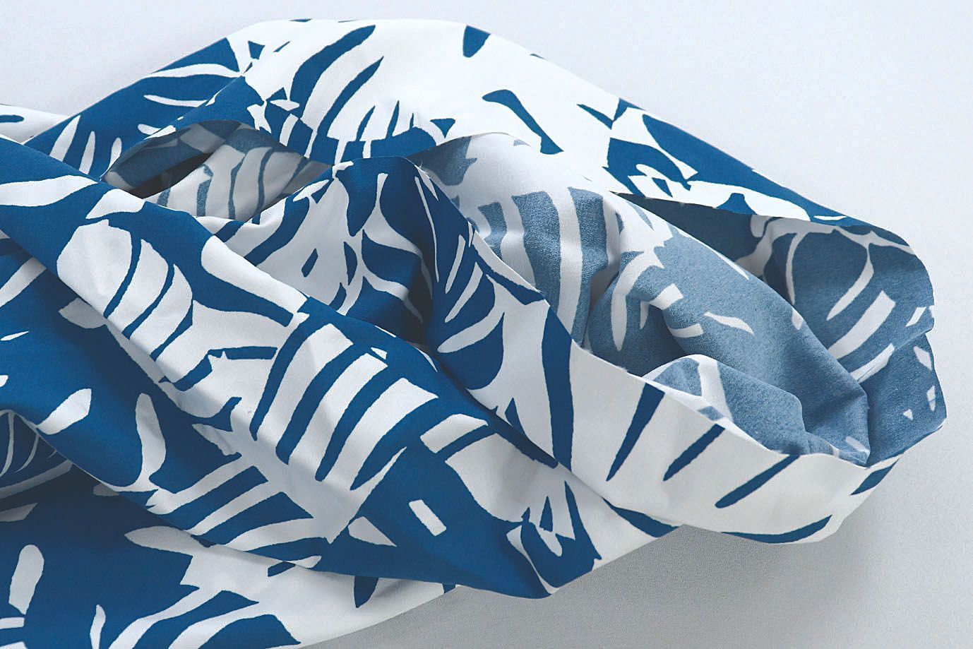 Хлопок "Поплин" принт/листья синие на белом 3848-PY/D#1/C#3