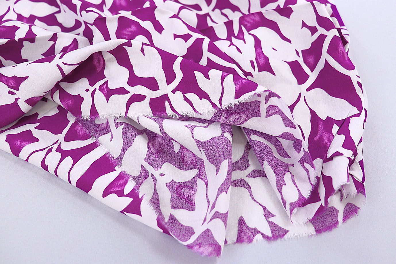 Штапель принт/цветы белые на фиолетовом 1382-PY/D#3/C#3