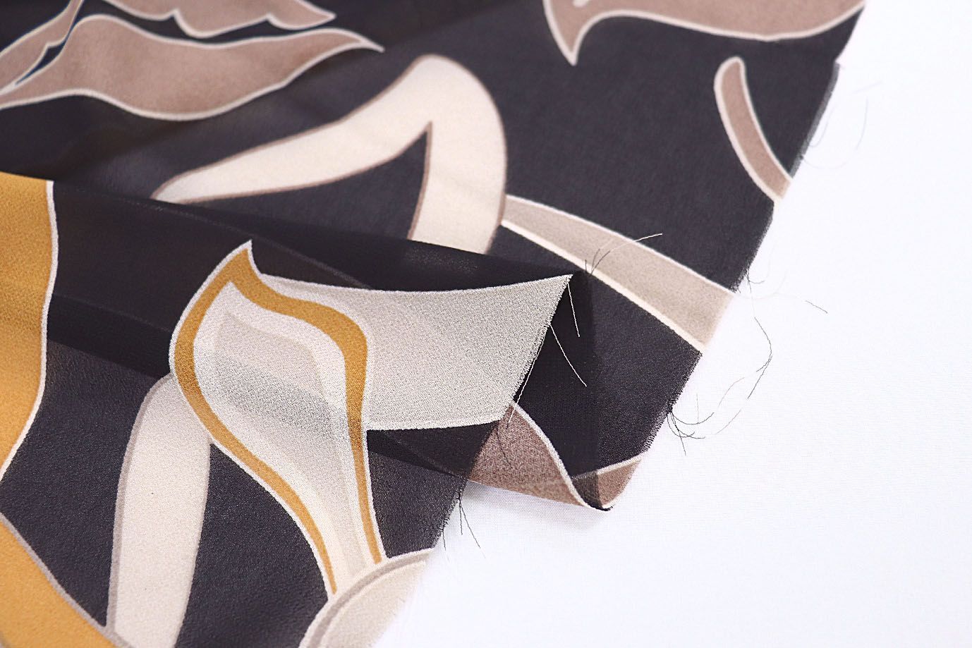 Шифон креп принт/цветы оранжево-бежевые на черном 3617-PY/D#8/C#1