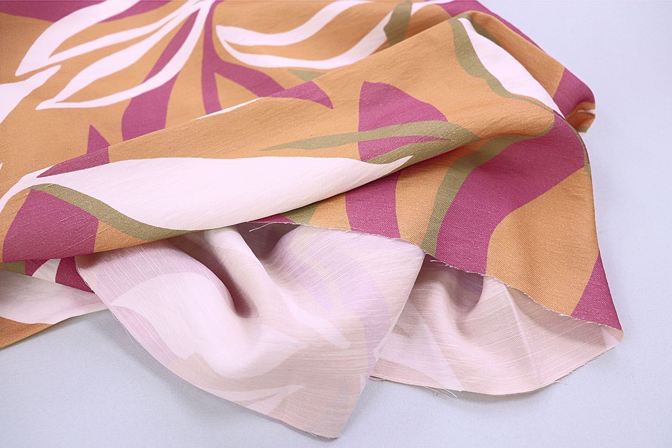 Лен N/R слаб принт/листья фиолетово-зеленый на персиковом 3826-PY/D#4/C#4