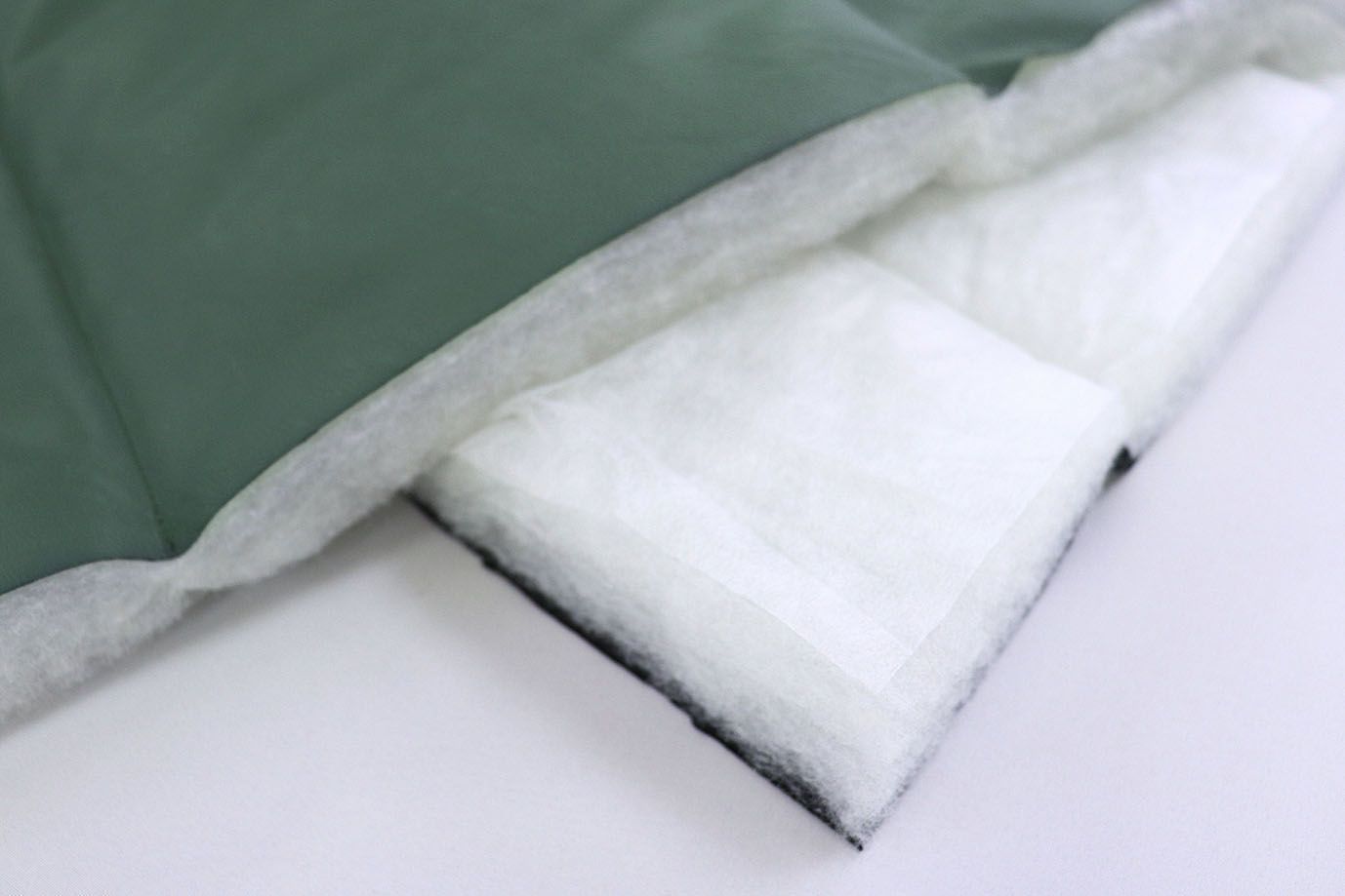 Ткань простеганная "Полоска"/темно-зеленый 3721/4+CC300