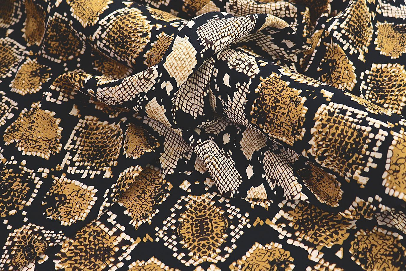 Штапель принт/змея желто-бежевая 3858-PY/D#25/C#3