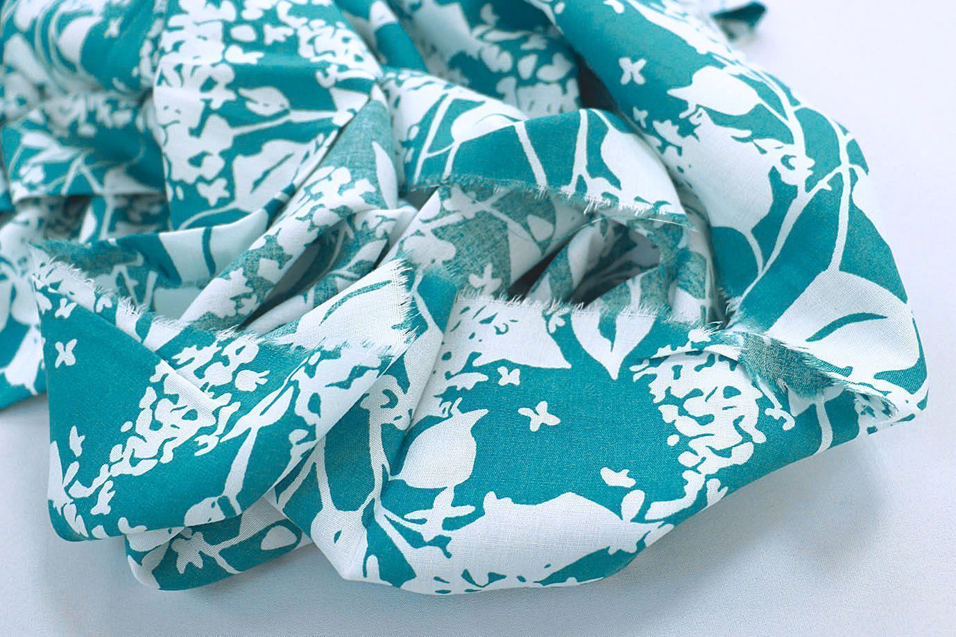 Штапель принт/цветы белые на бирюзовом 1374-PY/D#4/C#7