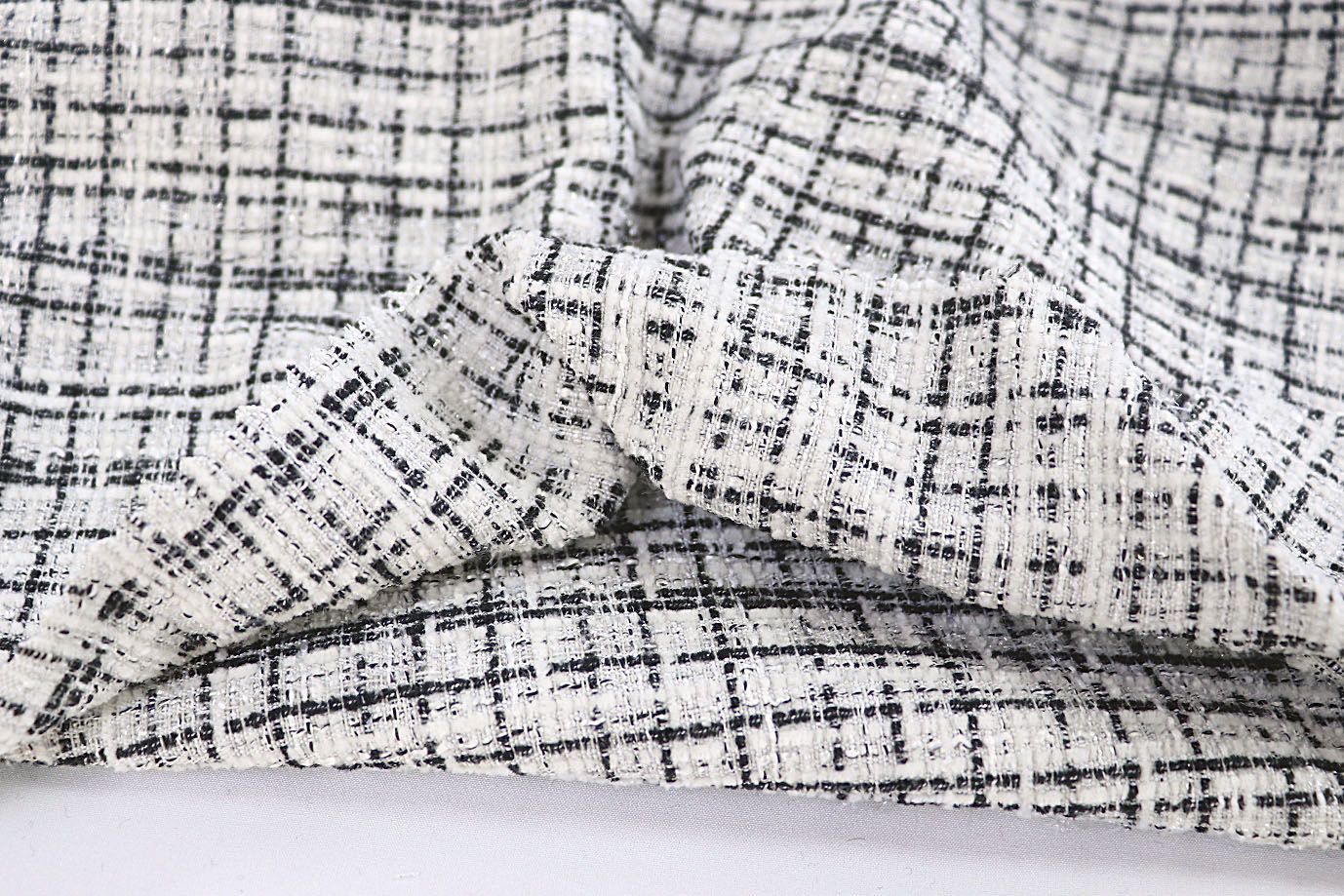 Твид "Шанель"/черный на бежевом AP230226020/D#1361-6515/C#37