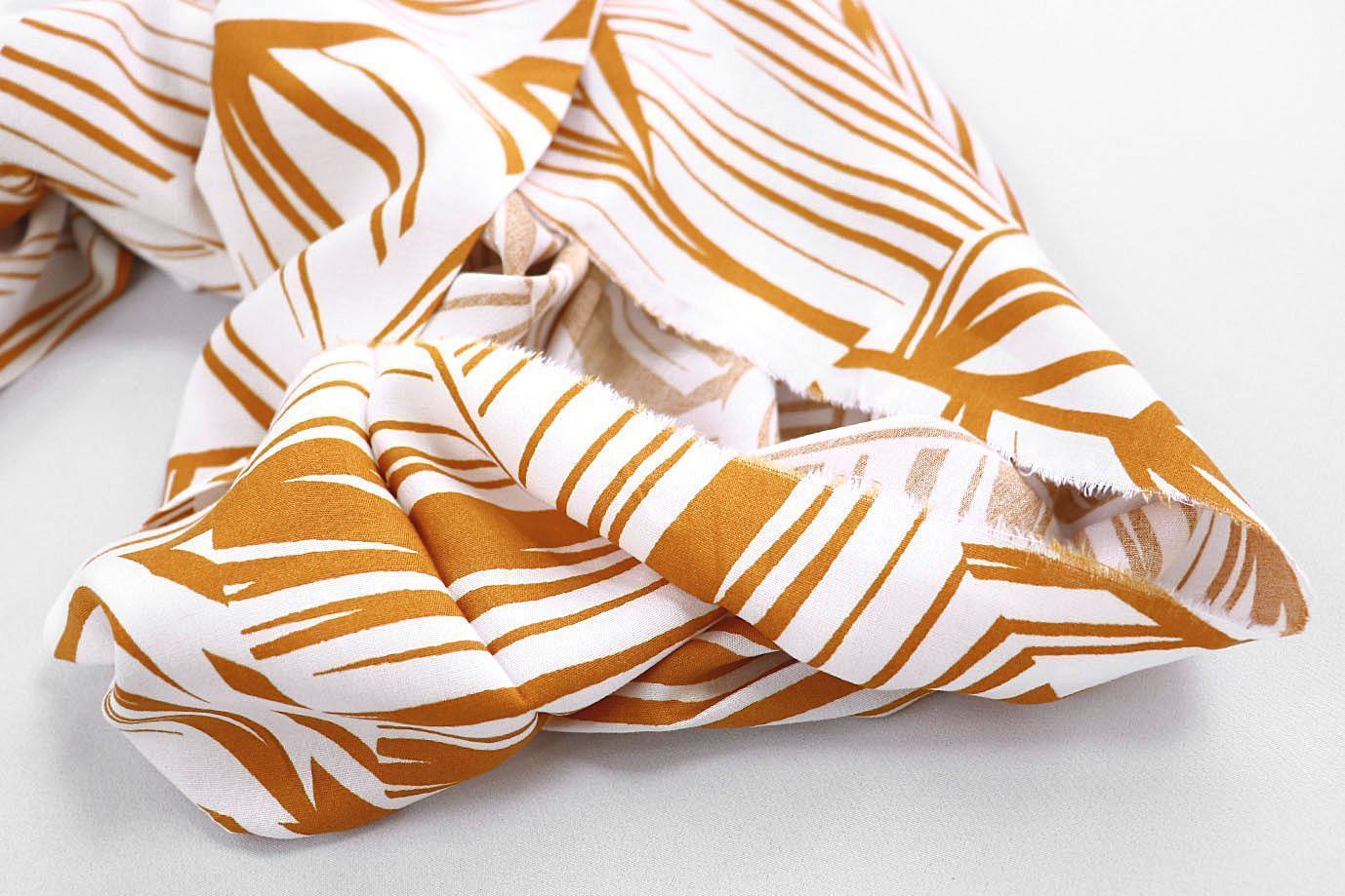Штапель принт/листья бело-оранжевые 1374-PY/D#21/C#5