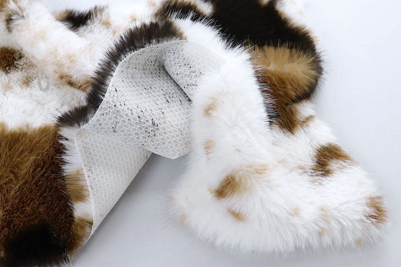 Искусственный мех "Песец" принт/пятна черно-коричневые на белом AP50619/D#289-6202/C#E