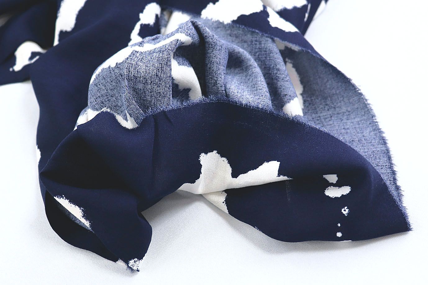 Штапель принт/белый на темно-синем 1374-PY/D#48/C#7