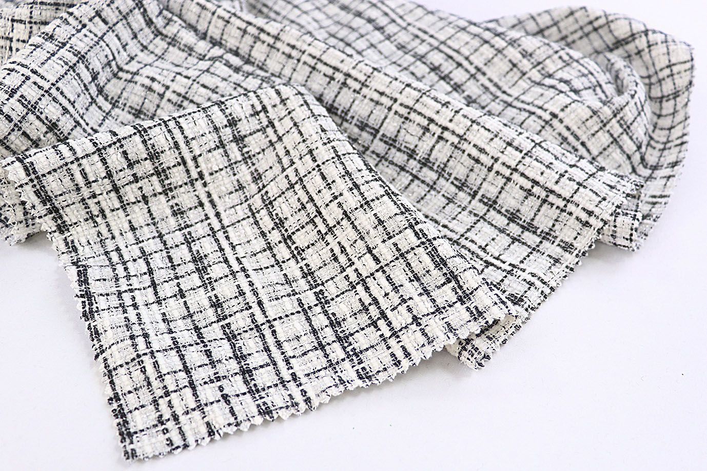 Твид "Шанель"/черный на бежевом AP230226020/D#1361-6515/C#37