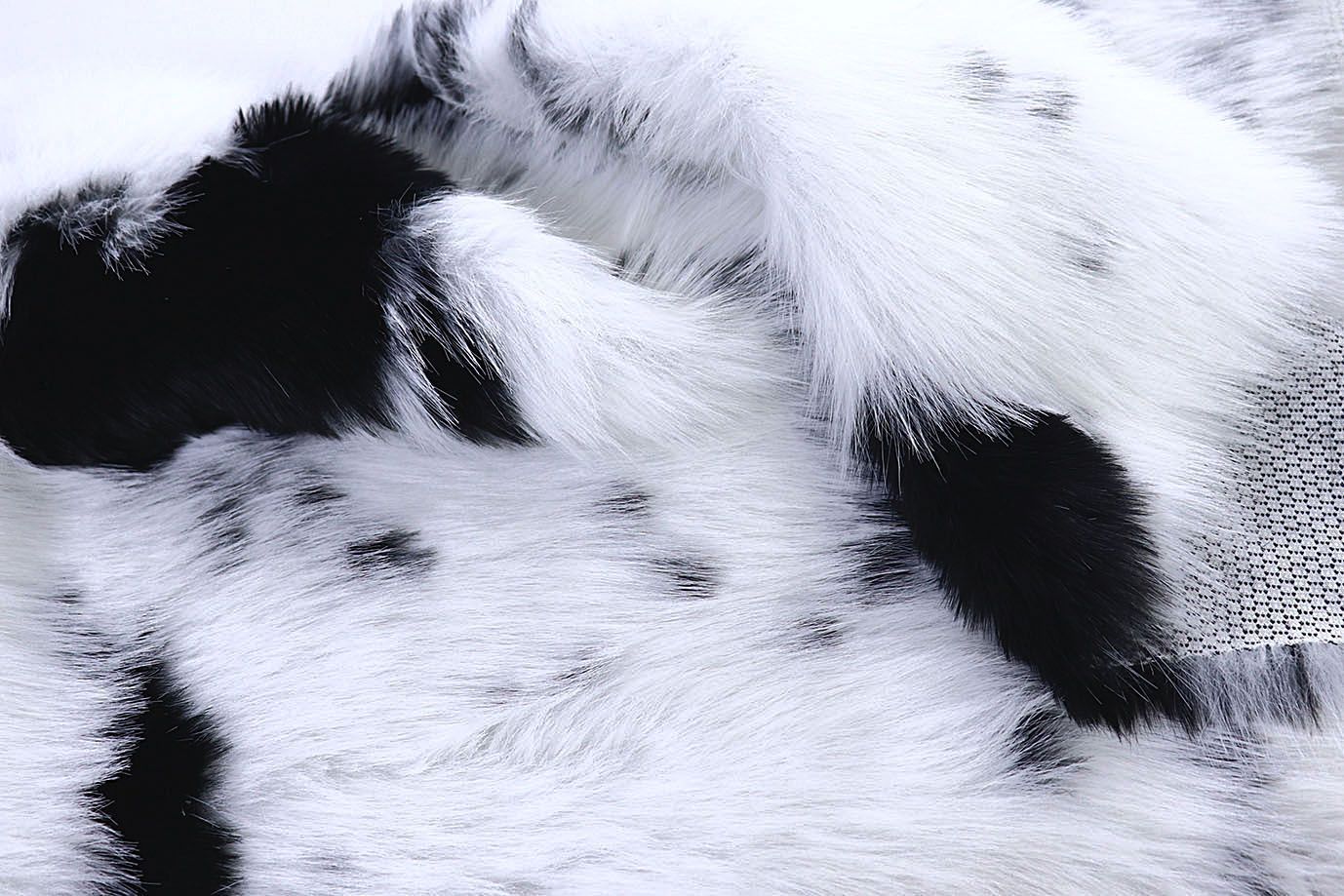 Искусственный мех "Корова" длинноворсовый/пятна черные на белом 1240-5AKA0330