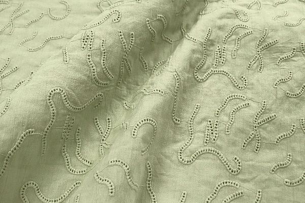 Хлопок "Батист" жатка с вышивкой/серо-зеленый 3202-PY/D#4/C#7 (EU4272)