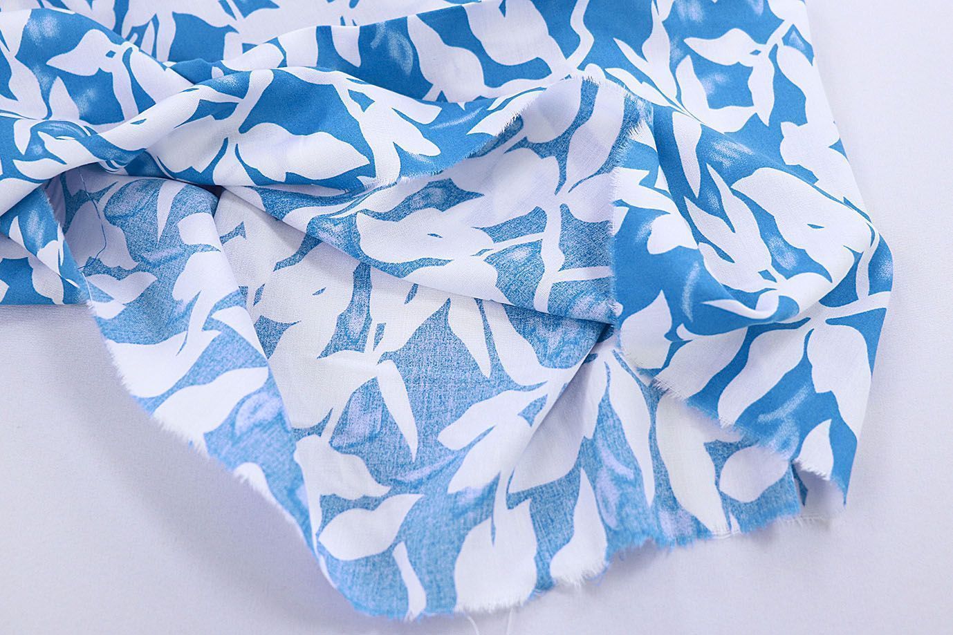 Штапель принт/цветы белые на синем 1382-PY/D#3/C#4