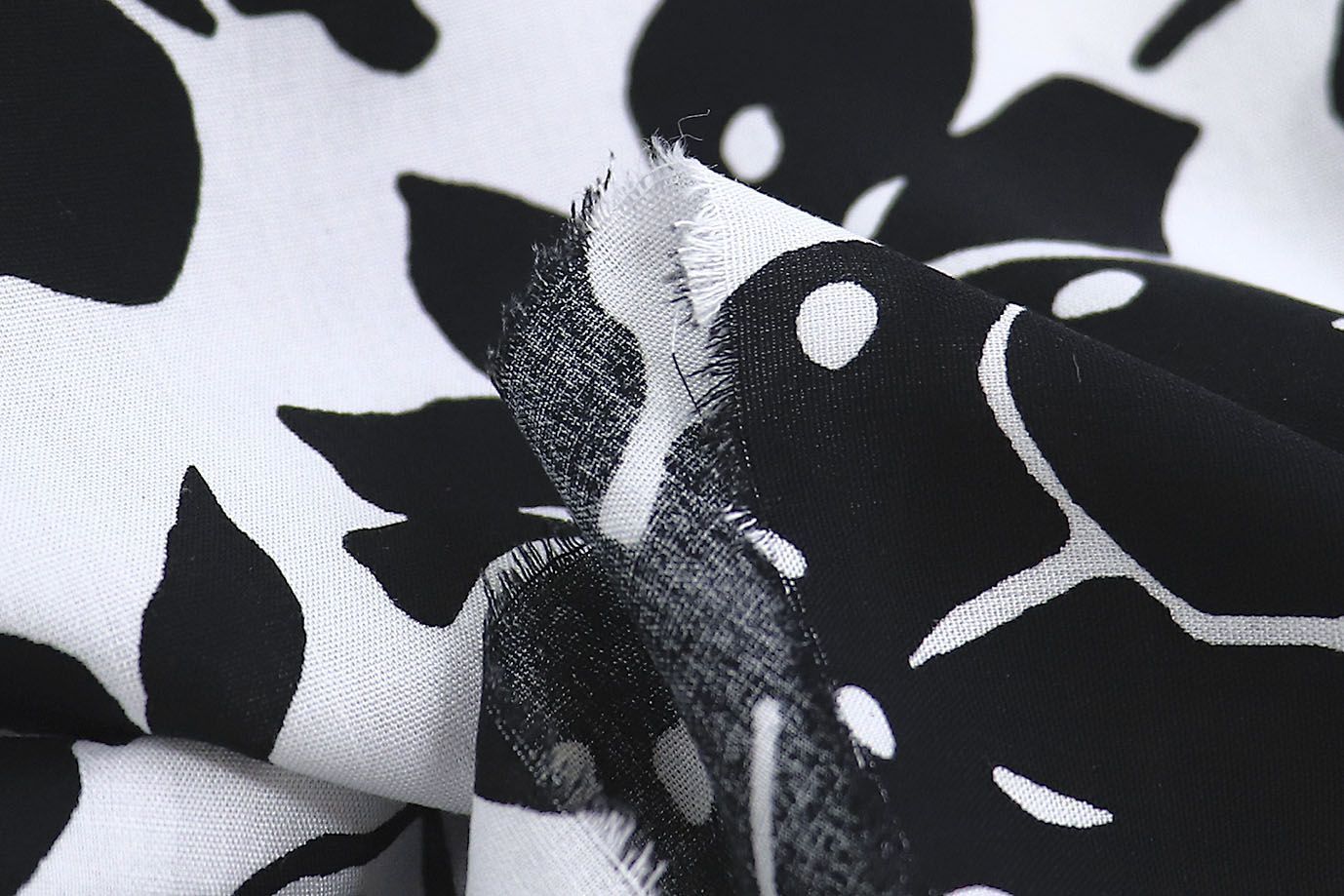Штапель принт/цветы черные на белом 1382-PY/D#13/C#6