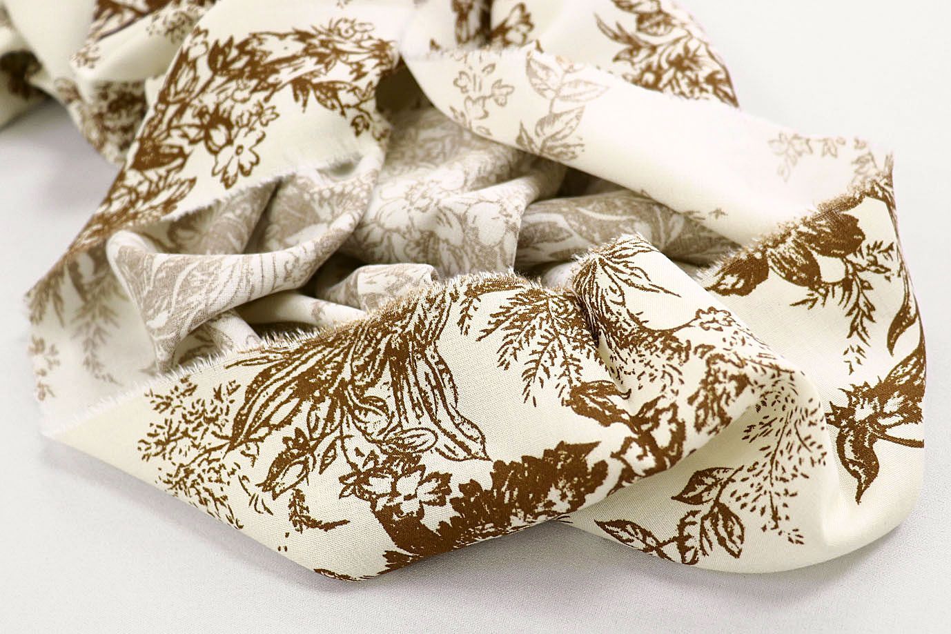 Штапель принт/цветы коричневые на молочном 1374-PY/D#42/C#2