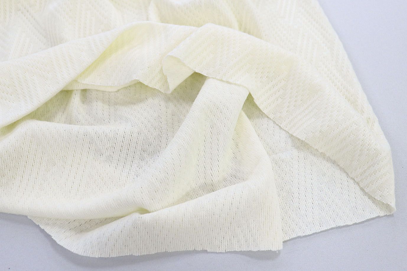 Трикотаж жаккард/молочный 3817-PY/D#1/C#1