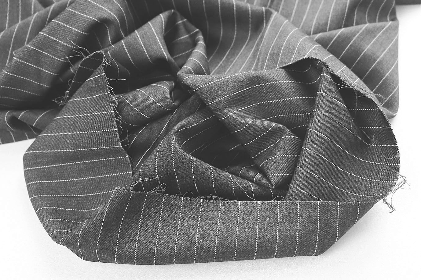 Костюмная ткань "Полоска" стрейч принт/серо-белый 3961-PY/C#2