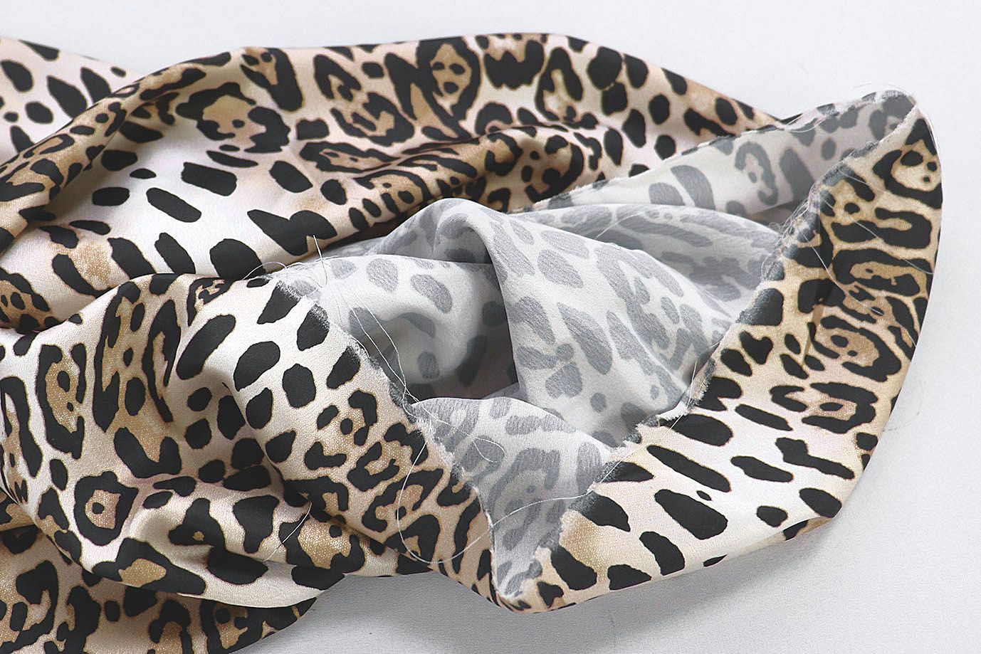 Шелк принт/леопард черно-бежевый на молочном 3881-PY/D#1/C#1