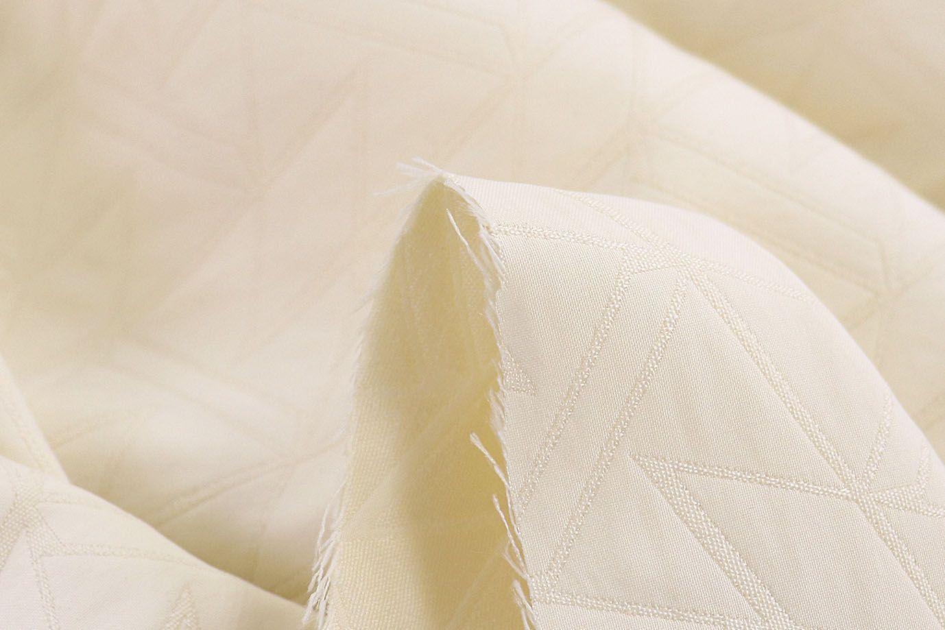 Ткань стеганная "Соренто"/кремовый VT-11683/D#2/C#2