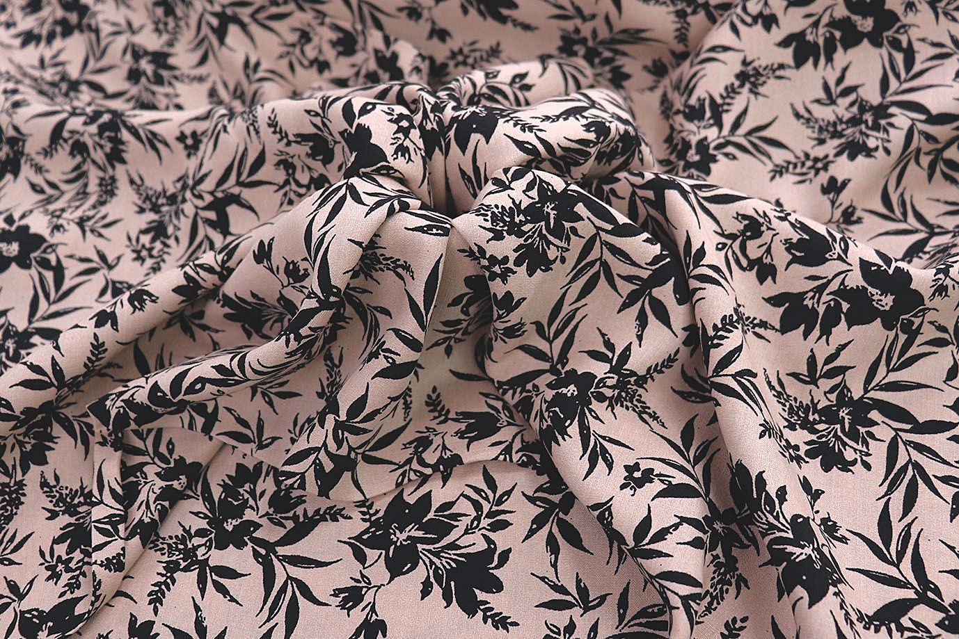 Штапель принт/цветы черные на персиковом 1374-PY/D#10/C#5