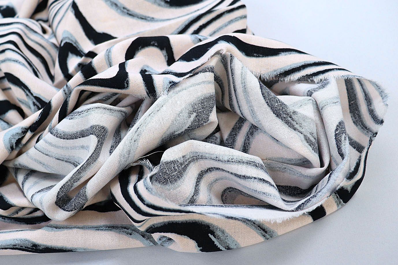 Лен принт/черно-голубой на молочном 3852-PY/D#4/C#2