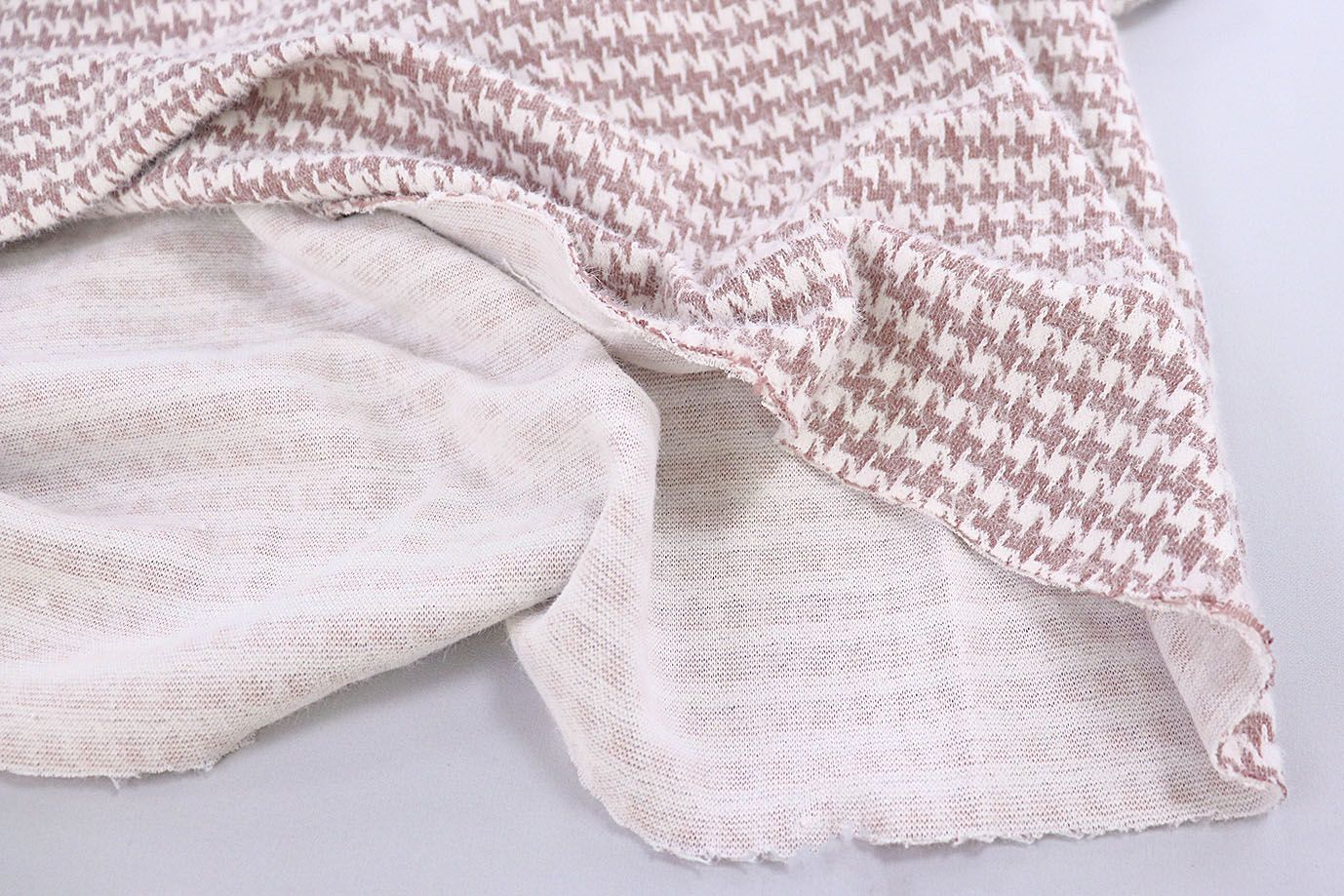 Трикотаж "Альпака" жаккард/гусиная лапка бело-розовая 812-PG/D#2/C#3