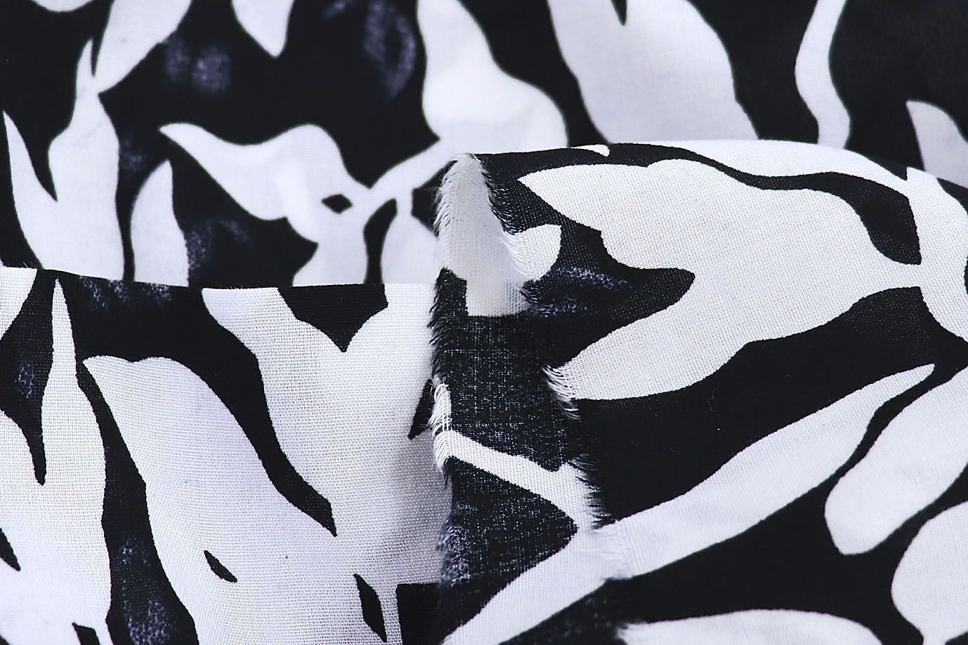 Штапель принт/цветы белые на черном 1382-PY/D#3/C#6