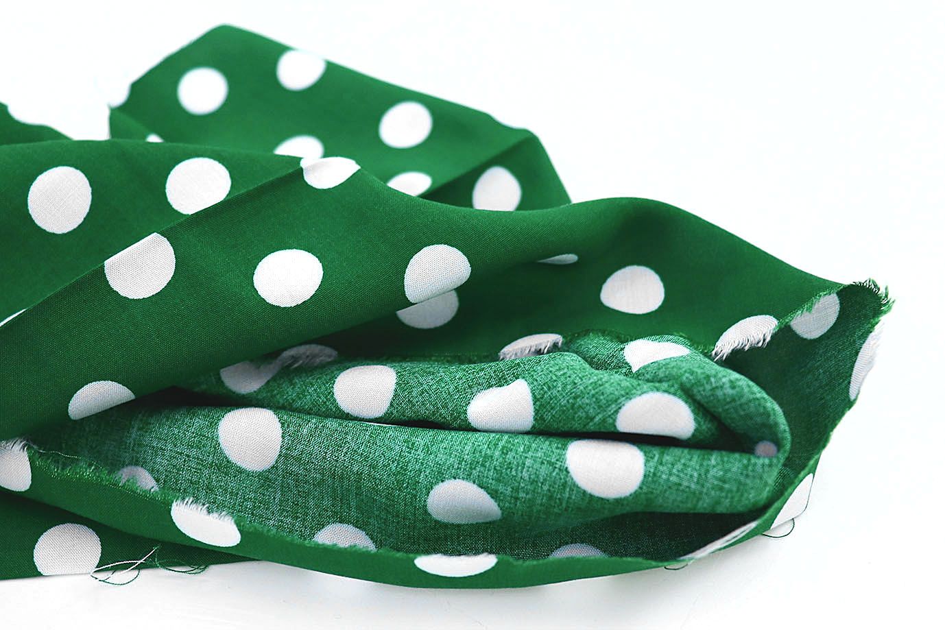 Штапель принт/горох белый на темно-зеленом 3660-PY/D#10/C#5