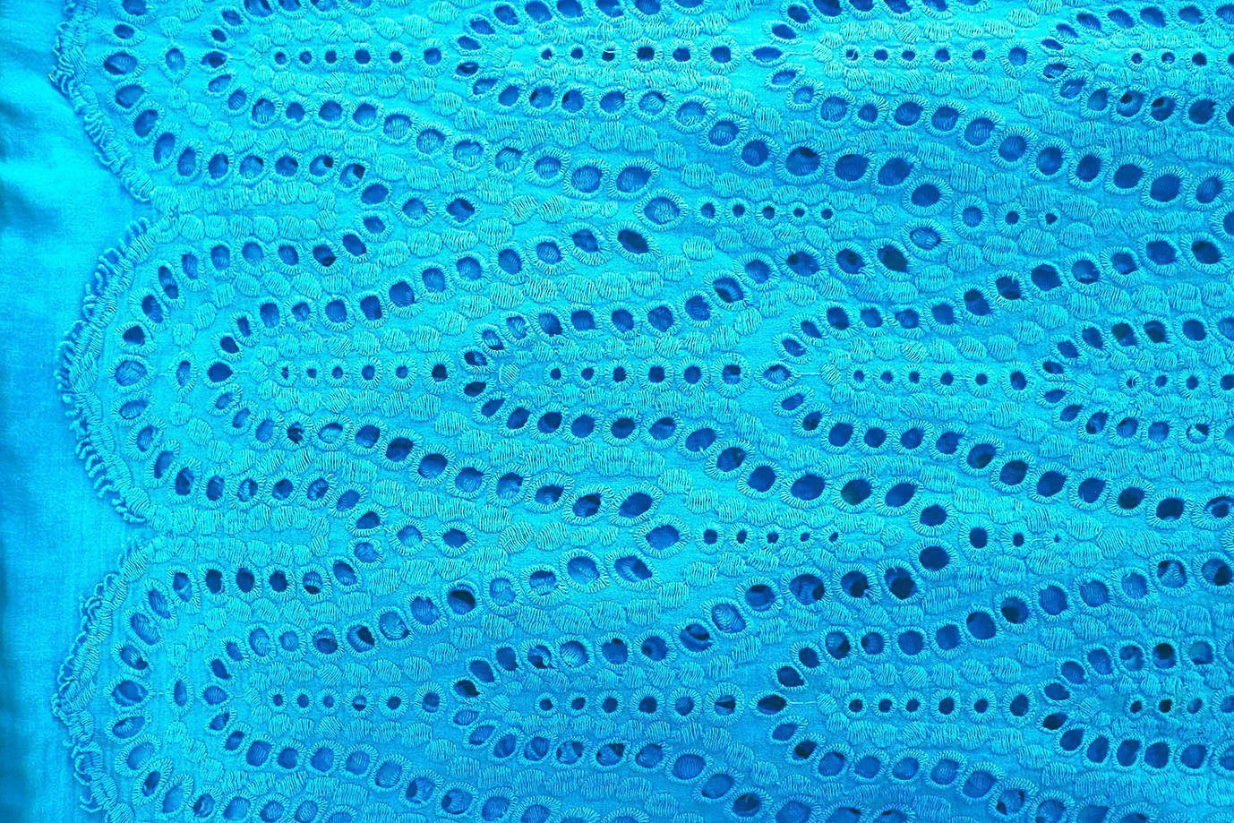 Хлопок "Батист" жатка с вышивкой/ярко-голубой 3202-PY/D#3/C#5 (EU4272)