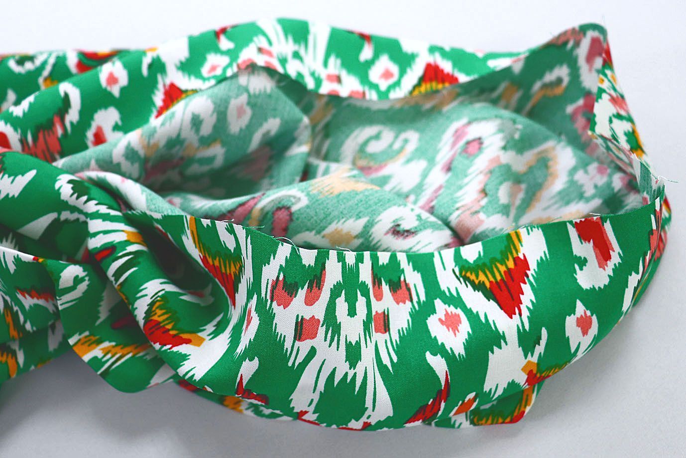 Штапель принт/узор зелено-красный 3858-PY/D#24/C#1