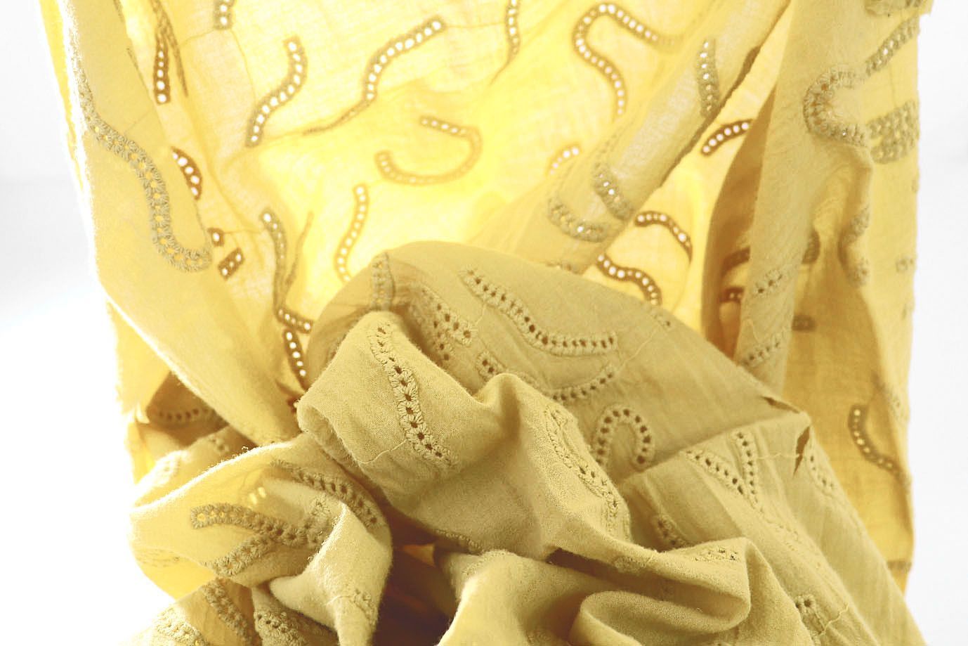 Хлопок "Батист" жатка с вышивкой/бледно-желтый 3202-PY/D#4/C#3 (EU4272)