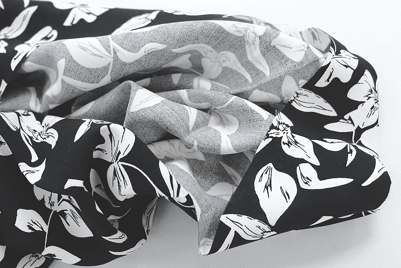 Штапель принт/цветы белые на черном 3858-PY/D#12/C#1