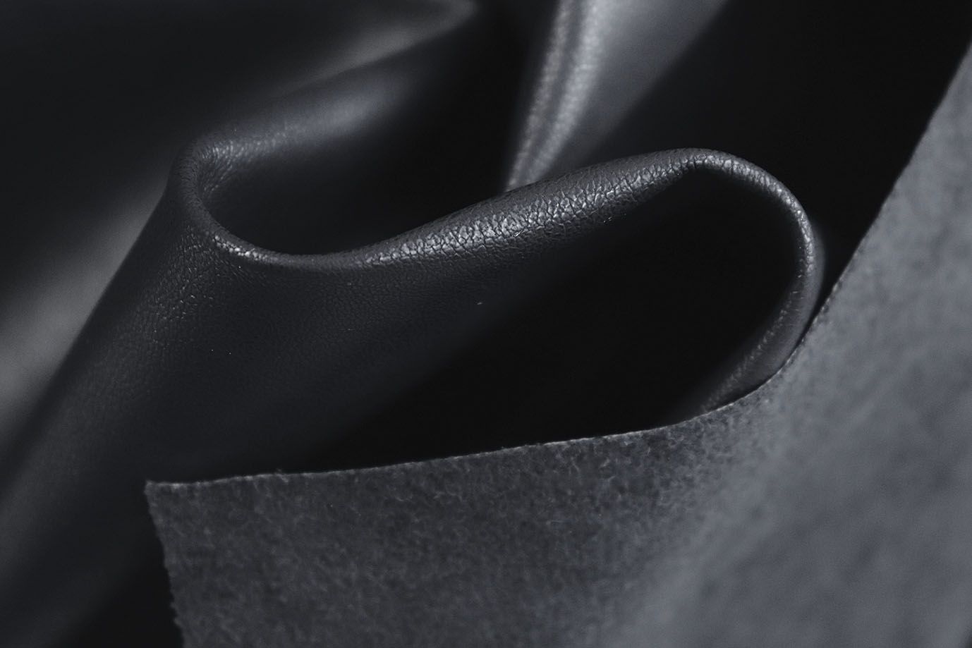 Кожа стрейч на замше/черный AP5102006/D#1701-M-000721F/C#1