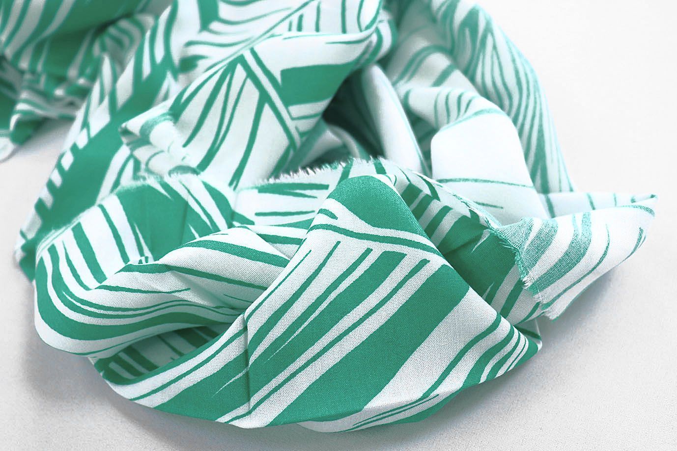 Штапель принт/листья бело-зеленые 1374-PY/D#21/C#4