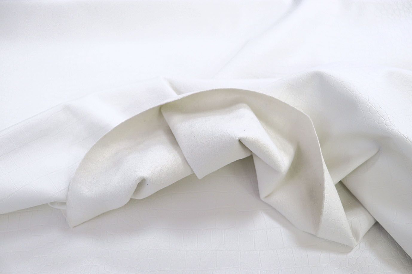 Кожа "Питон" принт/молочный VT-11607/C#1