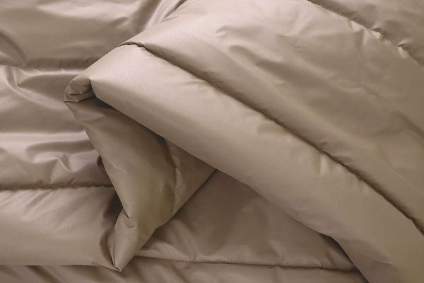 Ткань простеганная "Полоска" P51/арахисовый 11015-26/4+холлофайбер 200+СПБ