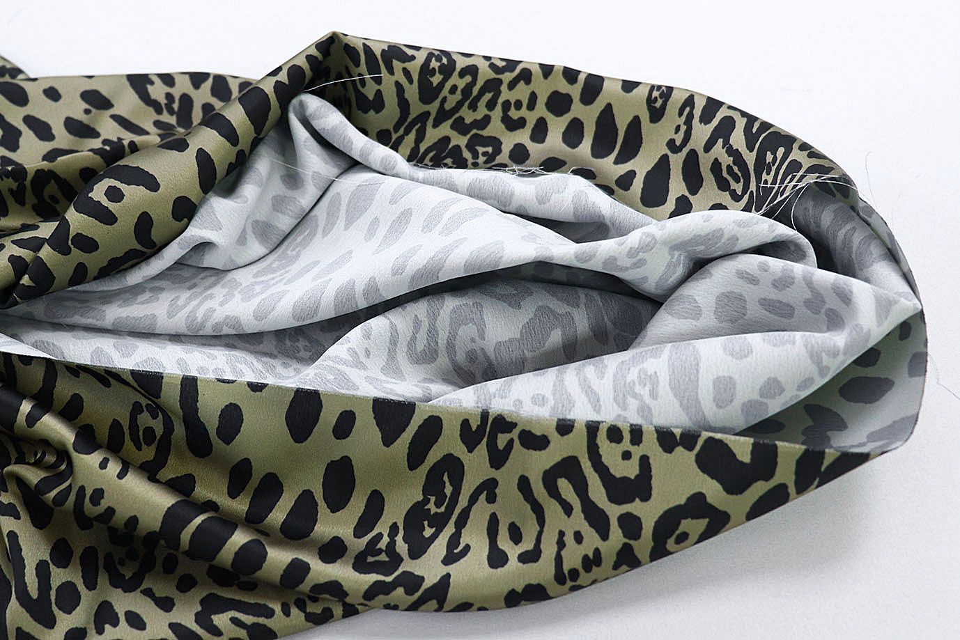 Шелк принт/леопард черно-зеленый 3881-PY/D#3/C#3