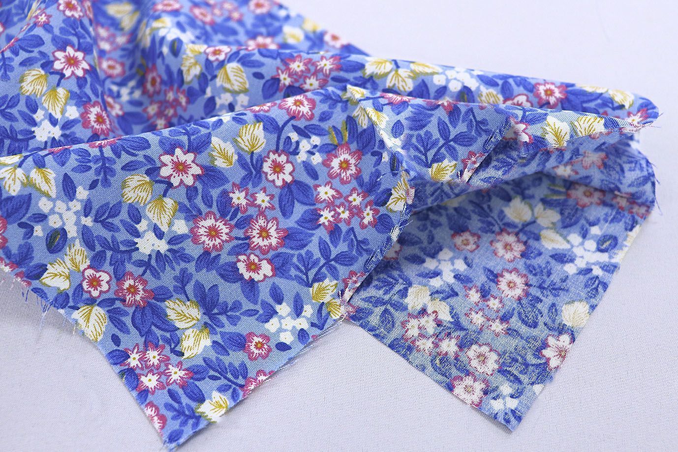 Штапель принт/цветы розово-желтые на светло-синем 3860-PY/D#26/C#2