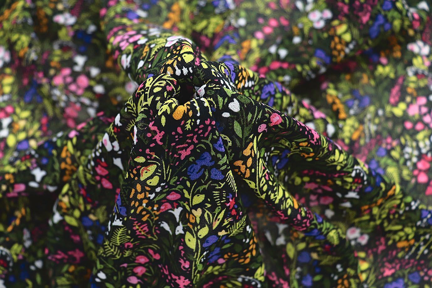 Шифон креп принт/цветы зелено-розовые на черном 3639-PY/D#10/C#2