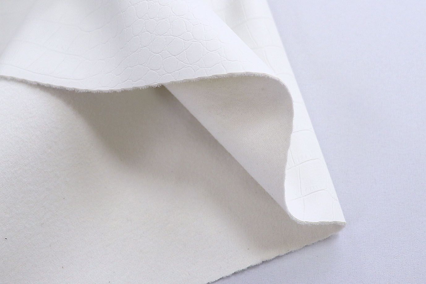 Кожа "Питон" принт/молочный VT-11607/C#1