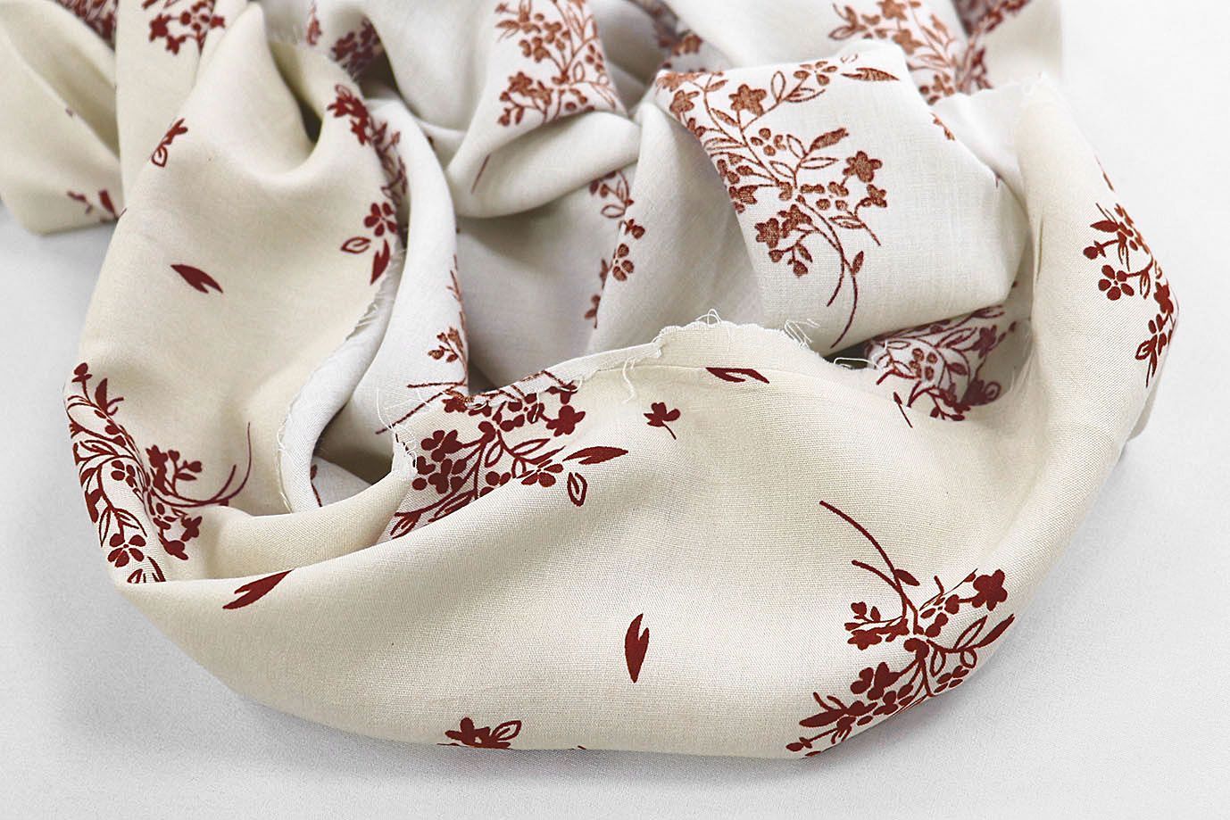 Штапель принт/цветы красные на молочном 1374-PY/D#44/C#7