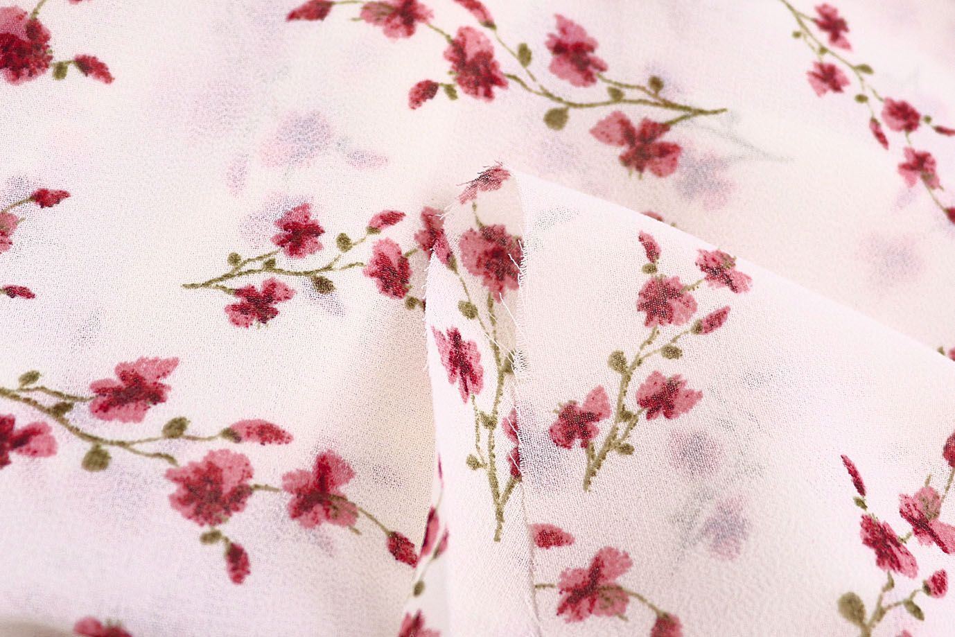 Шифон принт/цветы красные на молочном 4247-PY/D#5/C#3