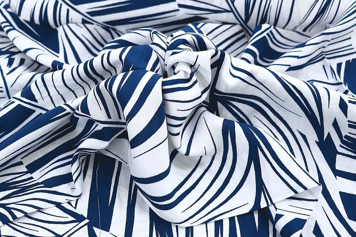 Штапель принт/листья бело-темно-синие 1374-PY/D#21/C#6